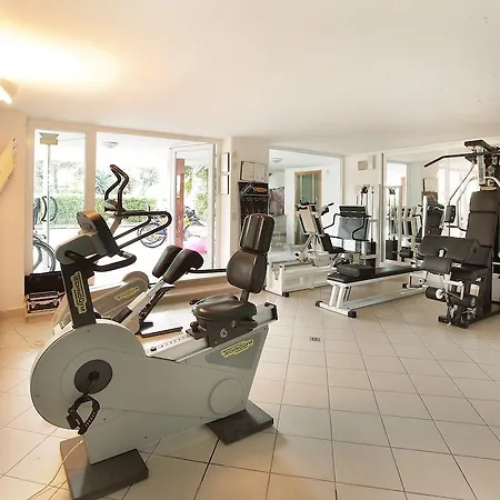 Отель Gallia Club Чезенатико