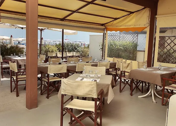 Gallia Club فندق تْشيزيناتيكو